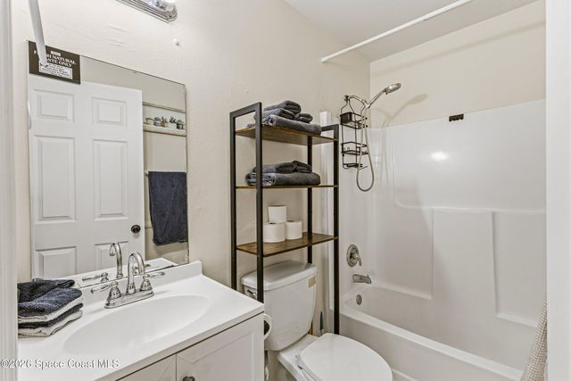 607 Tarr Avenue SW, Palm Bay, FL 32908