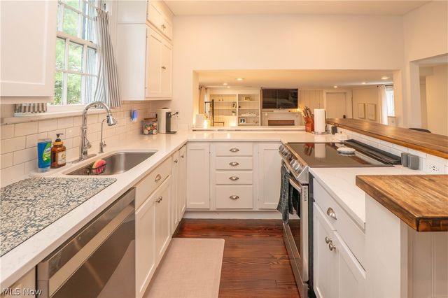 2412 University Avenue NW, Canton, OH 44709