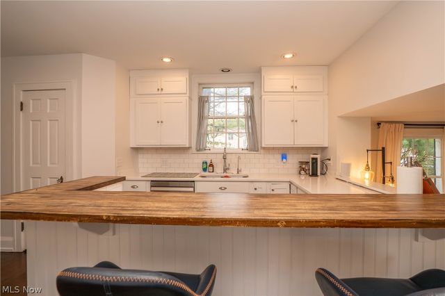 2412 University Avenue NW, Canton, OH 44709