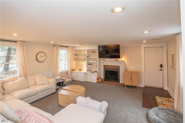 2412 University Avenue NW, Canton, OH 44709