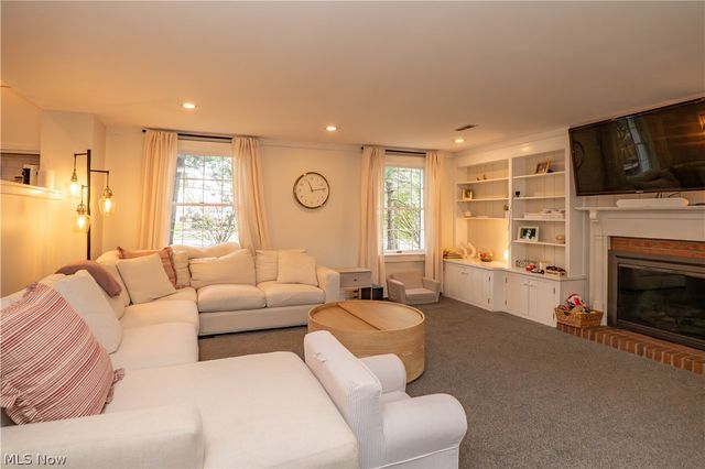 2412 University Avenue NW, Canton, OH 44709