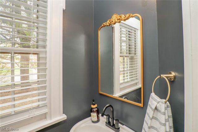 2412 University Avenue NW, Canton, OH 44709