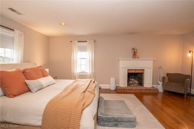 2412 University Avenue NW, Canton, OH 44709