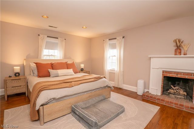 2412 University Avenue NW, Canton, OH 44709