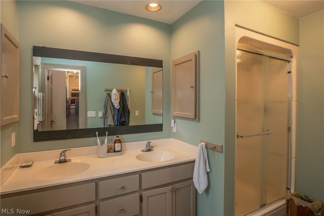 2412 University Avenue NW, Canton, OH 44709