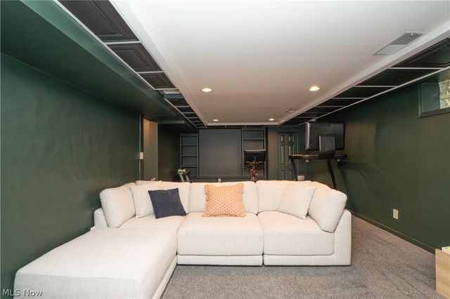 2412 University Avenue NW, Canton, OH 44709