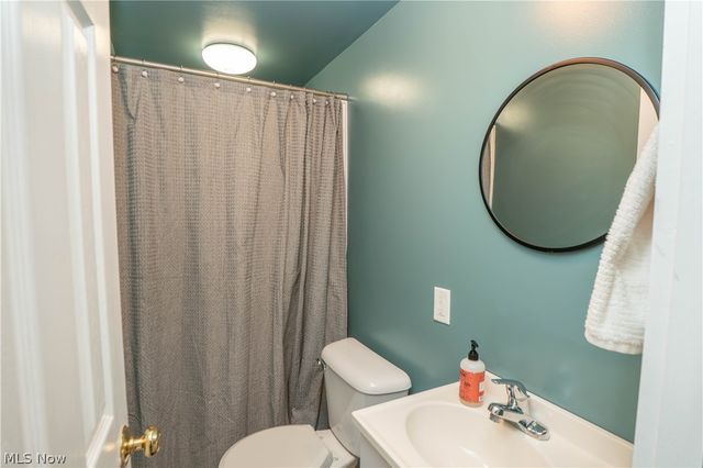 2412 University Avenue NW, Canton, OH 44709