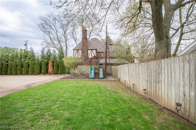 2412 University Avenue NW, Canton, OH 44709