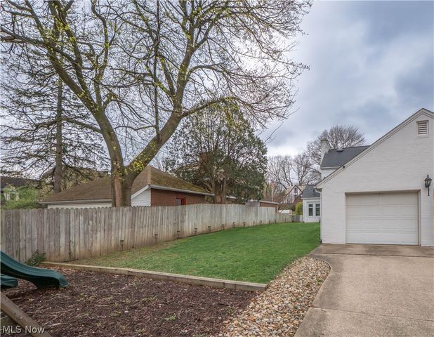 2412 University Avenue NW, Canton, OH 44709