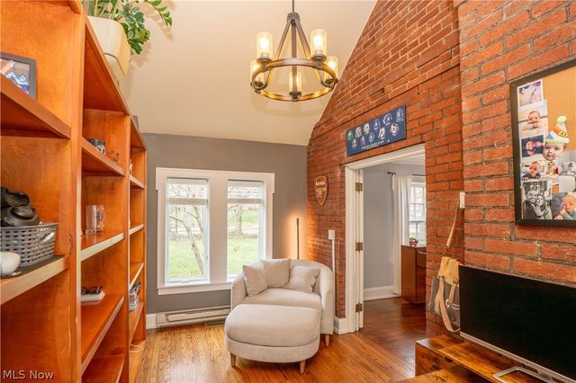 2412 University Avenue NW, Canton, OH 44709