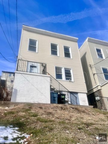 207 Woodland Avenue, Yonkers, NY 10703