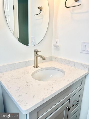 112 CHUKAR CT, Lititz, PA 17543