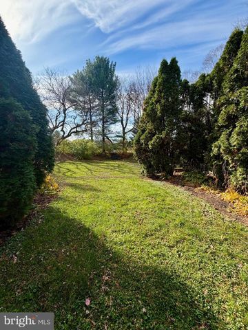 112 CHUKAR CT, Lititz, PA 17543