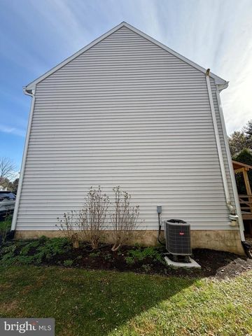 112 CHUKAR CT, Lititz, PA 17543