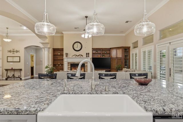 1905 Ordsall Street, Bakersfield, CA 93311