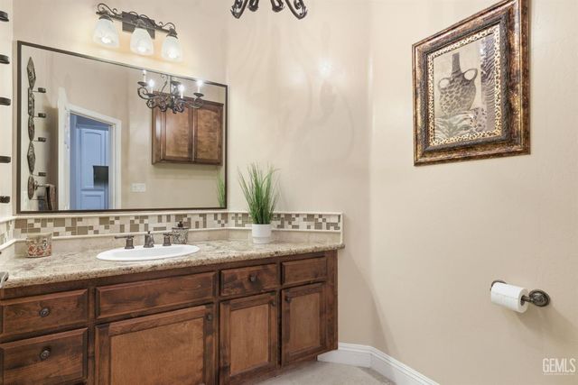 1905 Ordsall Street, Bakersfield, CA 93311
