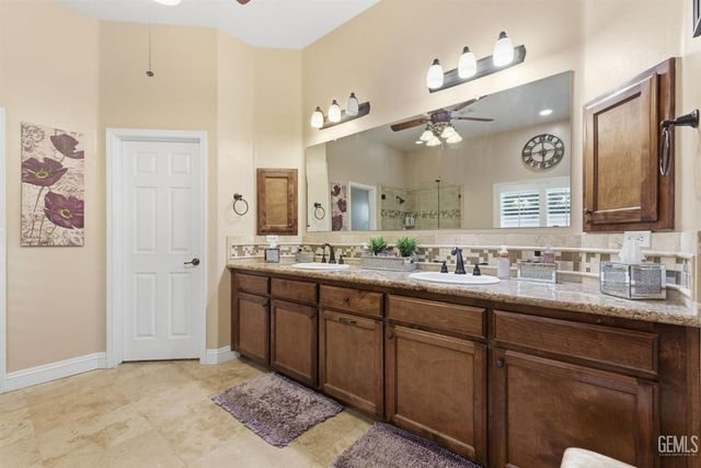 1905 Ordsall Street, Bakersfield, CA 93311