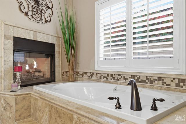 1905 Ordsall Street, Bakersfield, CA 93311