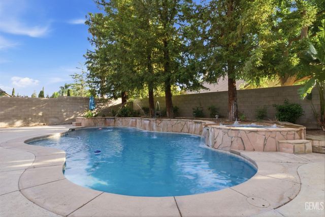 1905 Ordsall Street, Bakersfield, CA 93311