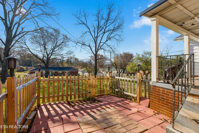 112 Mesa Rd, Maryville, TN 37804