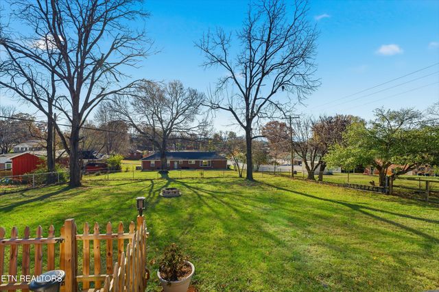 112 Mesa Rd, Maryville, TN 37804