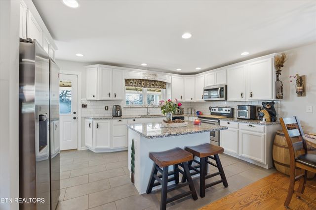 112 Mesa Rd, Maryville, TN 37804