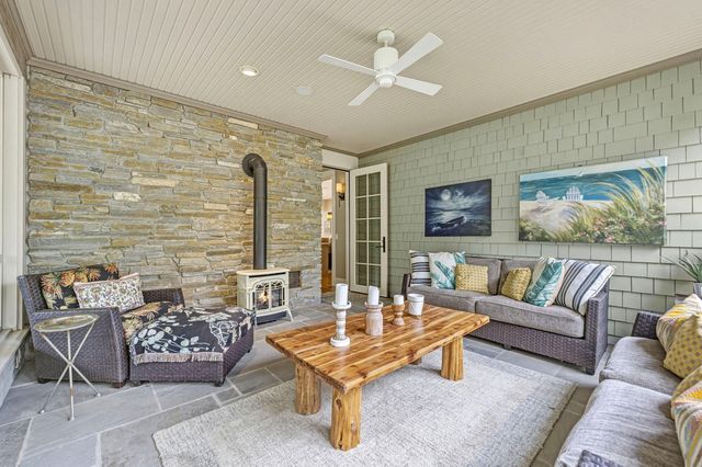 2975 Lakeshore Drive, Fennville, MI 49408