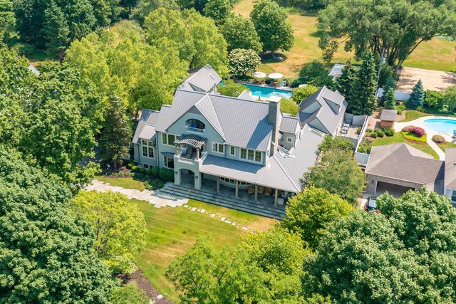 2975 Lakeshore Drive, Fennville, MI 49408