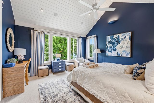 2975 Lakeshore Drive, Fennville, MI 49408