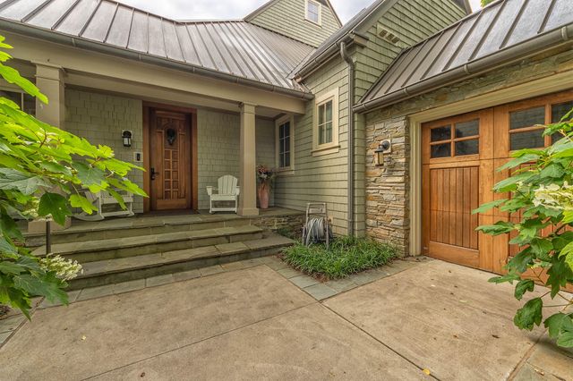 2975 Lakeshore Drive, Fennville, MI 49408