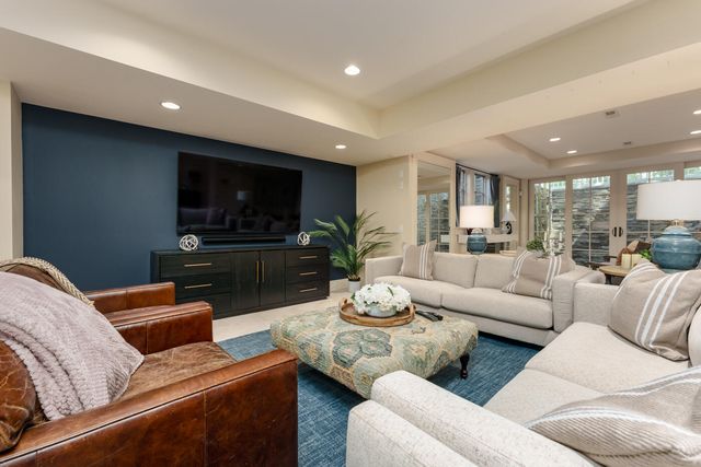 2975 Lakeshore Drive, Fennville, MI 49408