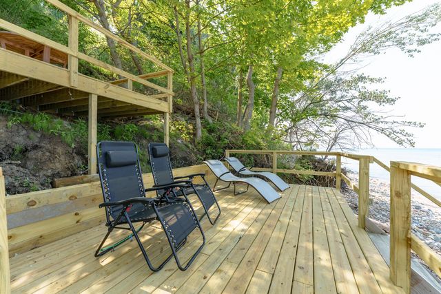 2975 Lakeshore Drive, Fennville, MI 49408