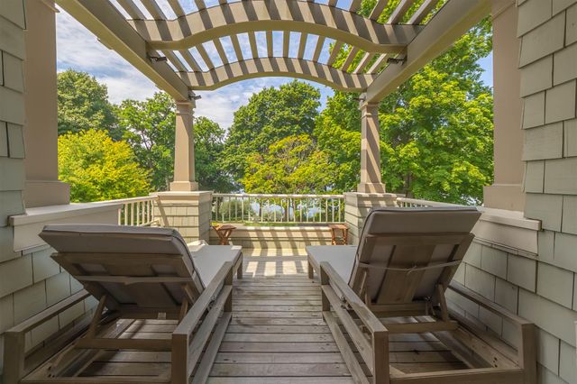 2975 Lakeshore Drive, Fennville, MI 49408