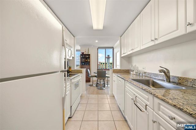 100 Old Palisade Road 2311, Fort Lee, NJ 07024