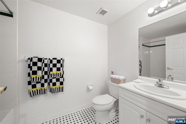 100 Old Palisade Road 2311, Fort Lee, NJ 07024