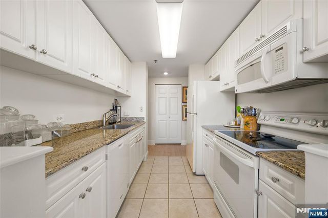 100 Old Palisade Road 2311, Fort Lee, NJ 07024