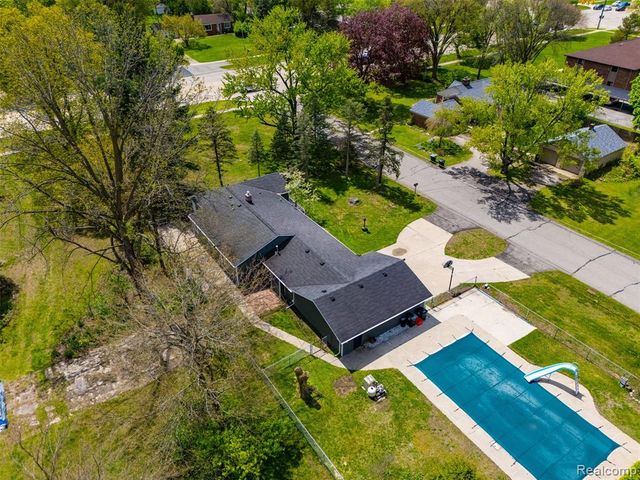 19200 Merriman Court, Livonia, MI 48152