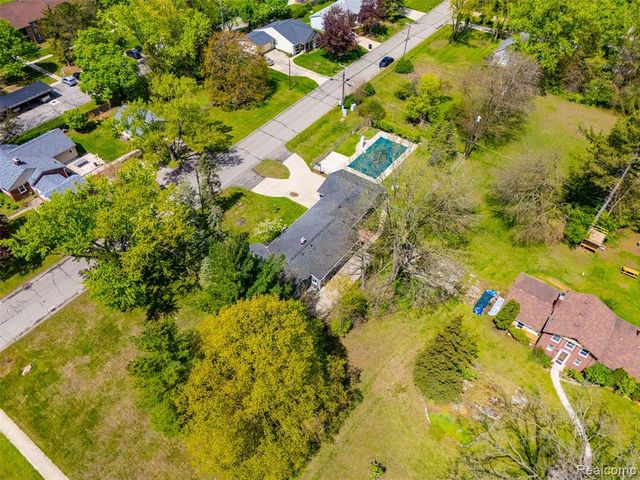 19200 Merriman Court, Livonia, MI 48152