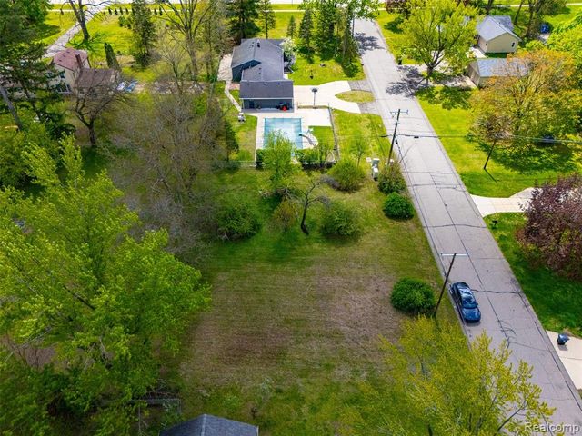 19200 Merriman Court, Livonia, MI 48152