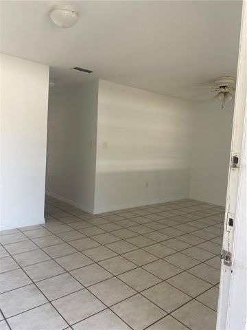 3336 W HEITER STREET, Tampa, FL 33607