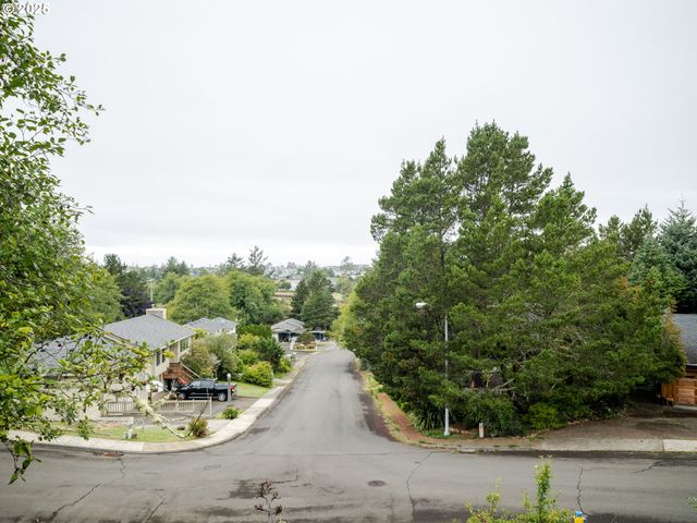 1659 WHISPERING PINES Dr, Seaside, OR 97138
