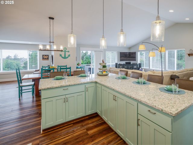 1659 WHISPERING PINES Dr, Seaside, OR 97138