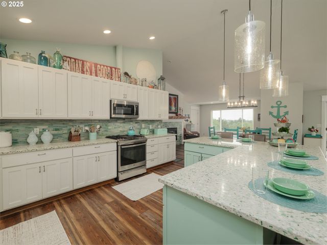 1659 WHISPERING PINES Dr, Seaside, OR 97138