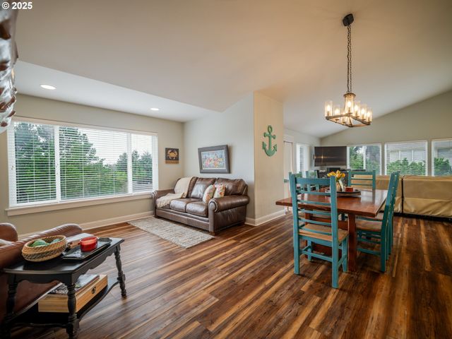 1659 WHISPERING PINES Dr, Seaside, OR 97138