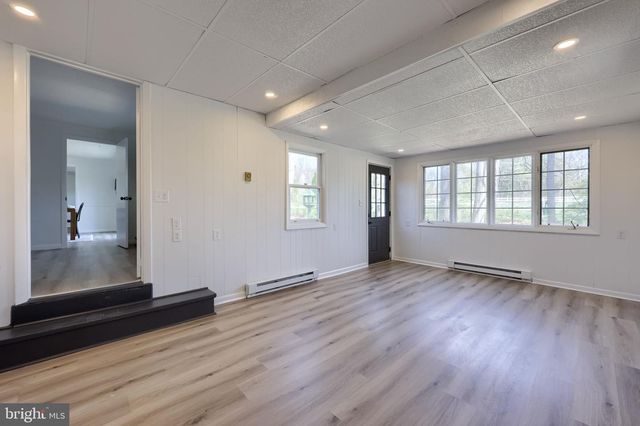 1411 S MOUNTAIN RD, Dillsburg, PA 17019