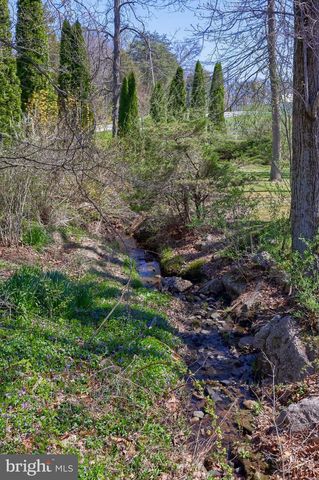 1411 S MOUNTAIN RD, Dillsburg, PA 17019