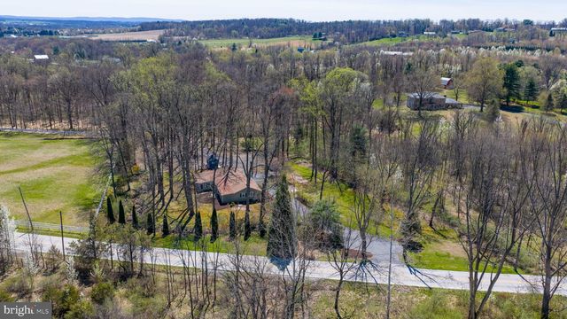 1411 S MOUNTAIN RD, Dillsburg, PA 17019