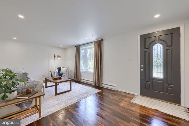 1411 S MOUNTAIN RD, Dillsburg, PA 17019