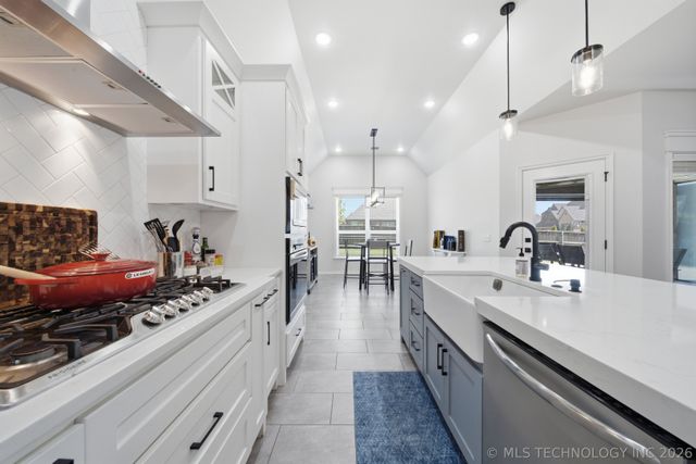 3116 W Van Buren Court S, Broken Arrow, OK 74011