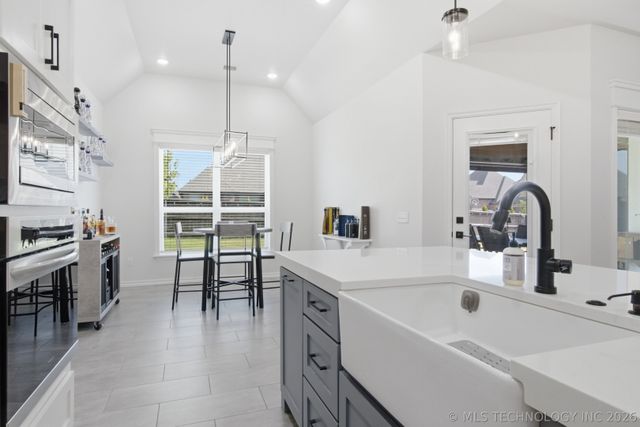 3116 W Van Buren Court S, Broken Arrow, OK 74011